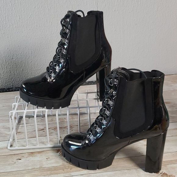 Fashion Nova Nelia Chunky Goth Lug Sole Platform Ankle Boots Shoes 8 Like New - Picture 2 of 12
